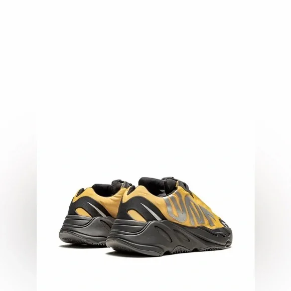 Sneakers - Picture 2 of 7